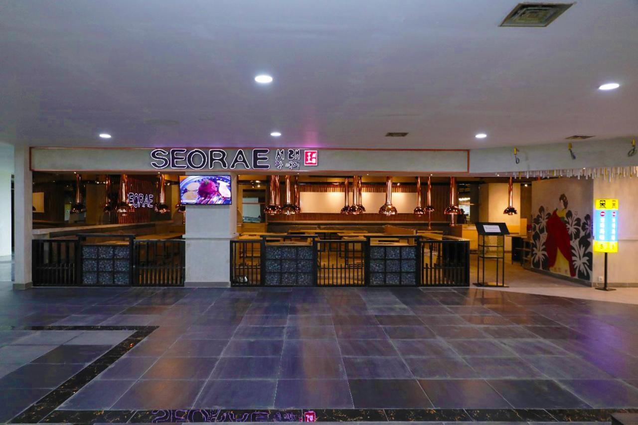 Heavenly Land Family Hotel Палембанг Экстерьер фото